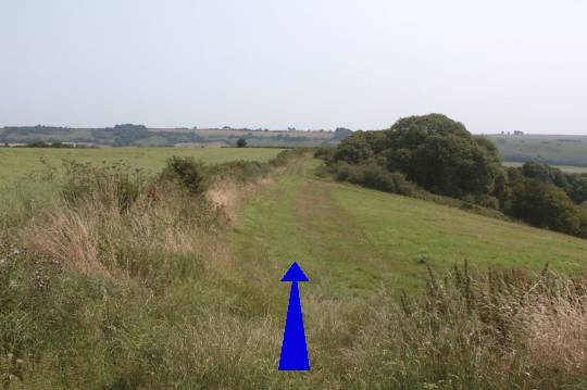 Walk direction photograph: 18 for walk Cerne Park, Cerne Abbas, Dorset, South West England.