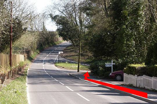 Walking direction photo: 27 for walk Winterborne Clenston, Milton Abbas, Dorset.