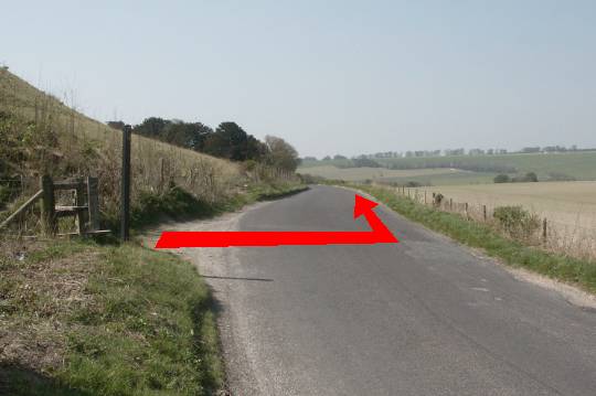 Walk direction photograph: 4 for walk Around the Old Castle, Old Sarum, Wiltshire, South West England.