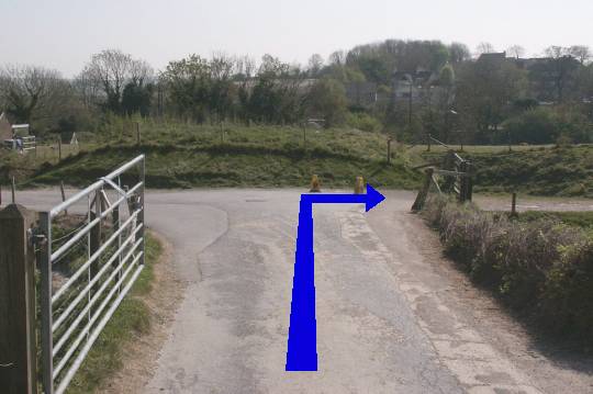 Walk direction photograph: 2 for walk  Towards New Sarum, Old Sarum, Wiltshire, South West England.