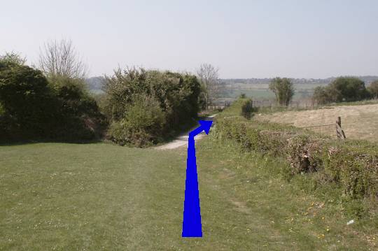 Walking direction photo: 5 for walk  Towards New Sarum, Old Sarum, Wiltshire.