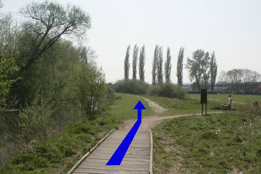 Walking direction photo: 15 for walk  Towards New Sarum, Old Sarum, Wiltshire.