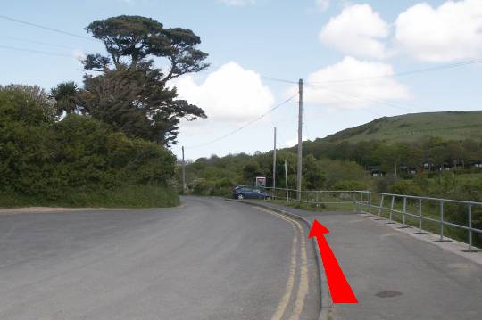 Walk direction photograph: 6 for walk Osmington Mills, Ringstead, Dorset, South West England.