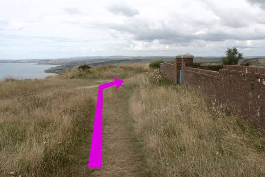 Walk direction photograph: 10 for walk White Nothe, Ringstead, Dorset, South West England.