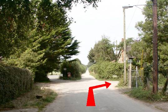 Walk direction photograph: 2 for walk Hod Hill, Stourpaine, Dorset, South West England.