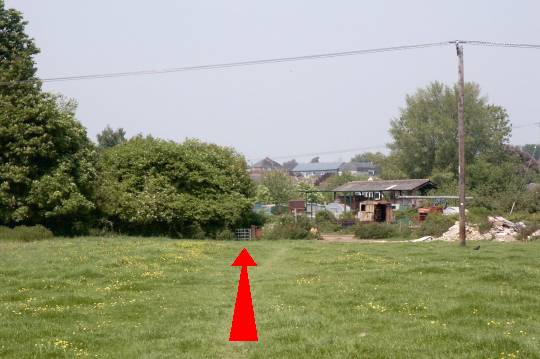 Walk direction photograph: 10 for walk Fiddleford, Sturminster Newton, Dorset, South West England.