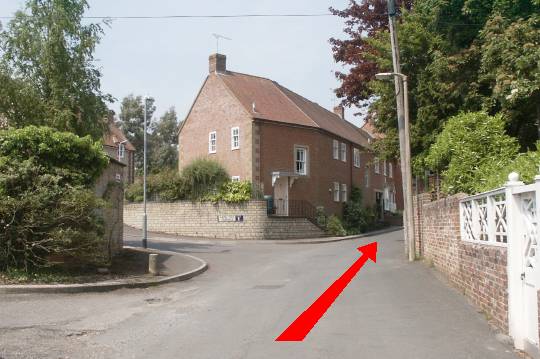 Walk direction photograph: 12 for walk Fiddleford, Sturminster Newton, Dorset, South West England.